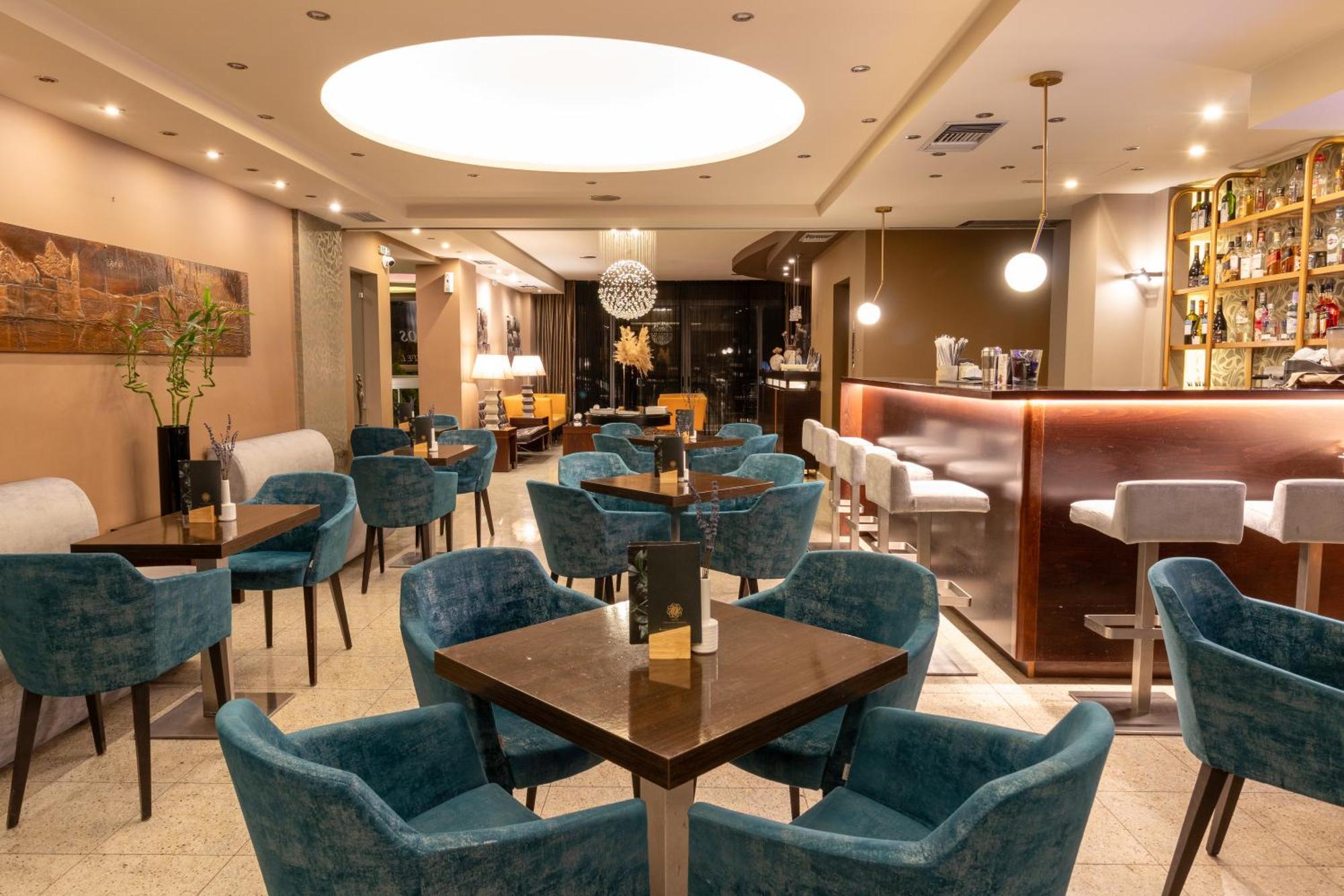 Hotel Flisvos